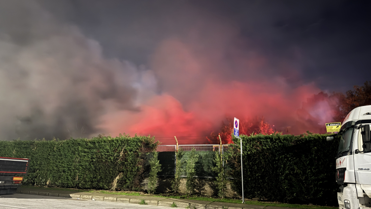 Bursa'da tekstil fabrikasında çıkan yangın söndürüldü