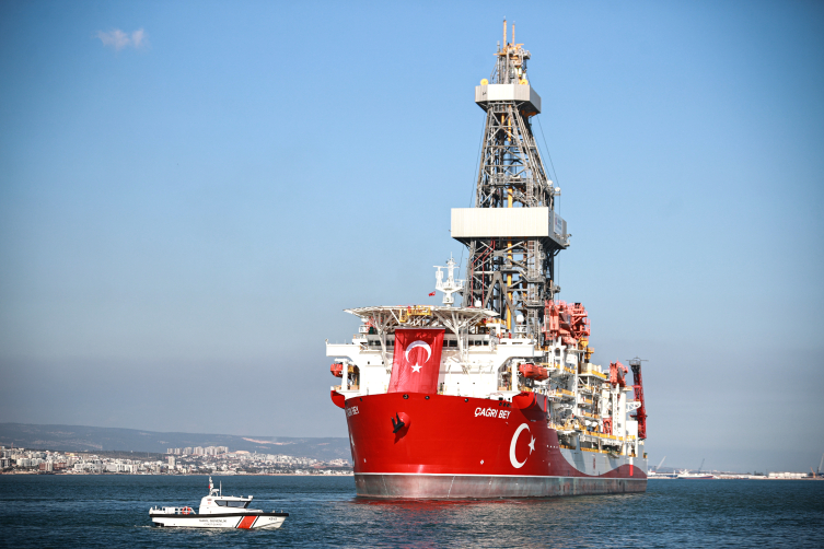Çağrı Bey sondaj gemisi Somali yolunda