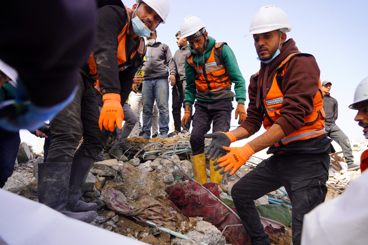 Gazze'de enkaz altındaki cenazelerin çıkarılması için "Şehitlere Vefa" girişimi başlatıldı