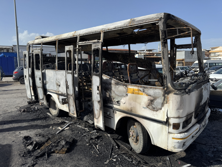 Park halindeki midibüste yangın faciası: 16 yaşındaki çocuk öldü