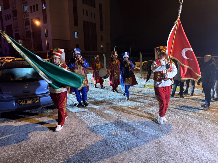 Sahura mehter marşıyla uyandılar