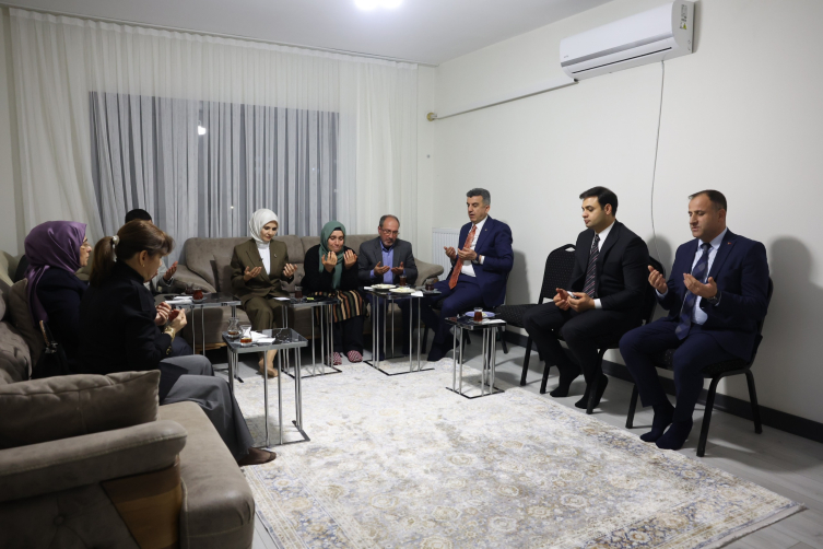 Bakan Göktaş depremzede genç için kız istedi