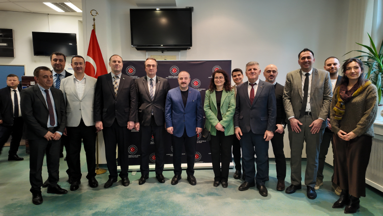 Bakan Varank: Bağımsızlık mücadelemizde yurt dışındaki Türklerin desteği kritik