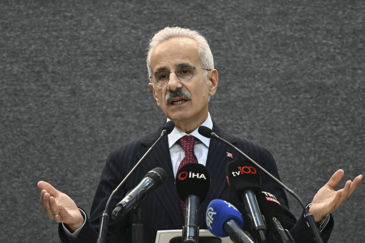 Bakan Uraloğlu: 5G'de ilk sinyal 1 Nisan'da alınacak