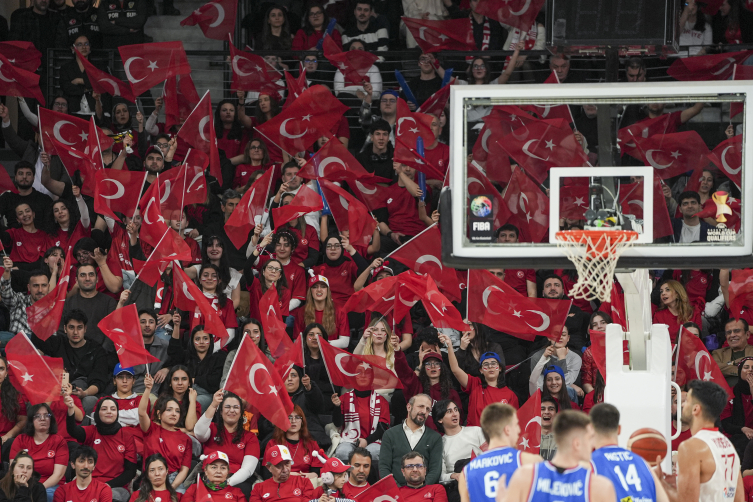 12 Dev Adam Sırbistan'ı mağlup etti