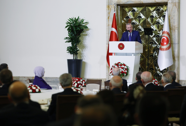 Cumhurbaşkanı Erdoğan: Hakkın, hakikatin, nerede olursa olsun insanı yaşatmanın tarafındayız