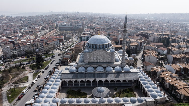 Yeditepe'nin en yükseğinde: Edirnekapı Mihrimah Sultan Camiii