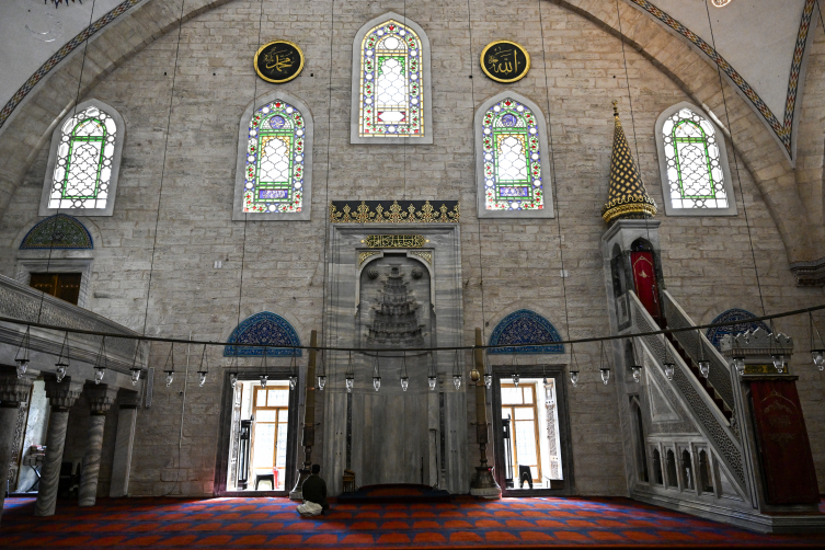 Haliç'e hakim konumuyla Yavuz Sultan Selim Camii