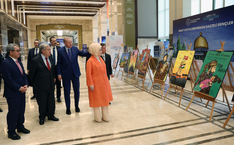 Cumhurbaşkanı Erdoğan ile BM Genel Sekreteri Guterres sergi gezdi