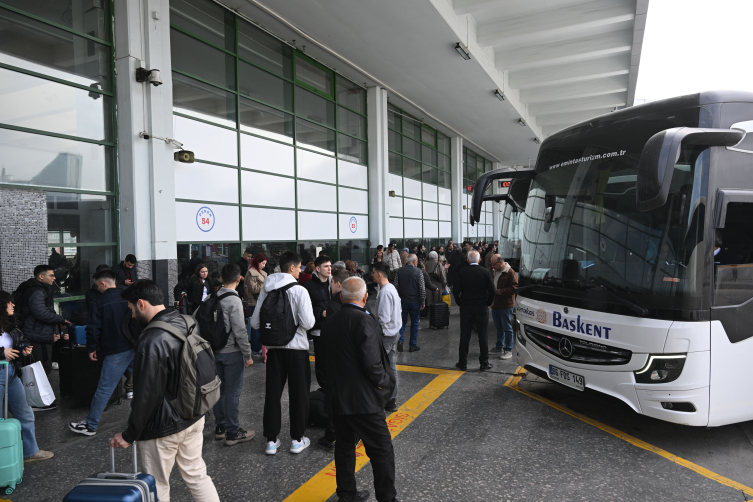 Bayram öncesi otogarlarda yoğunluk yaşanıyor
