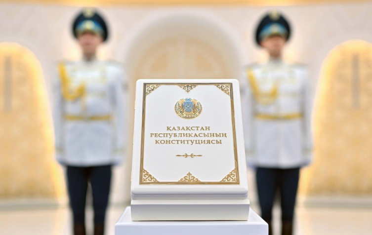Kazakistan'da yeni anayasa resmen kabul edildi