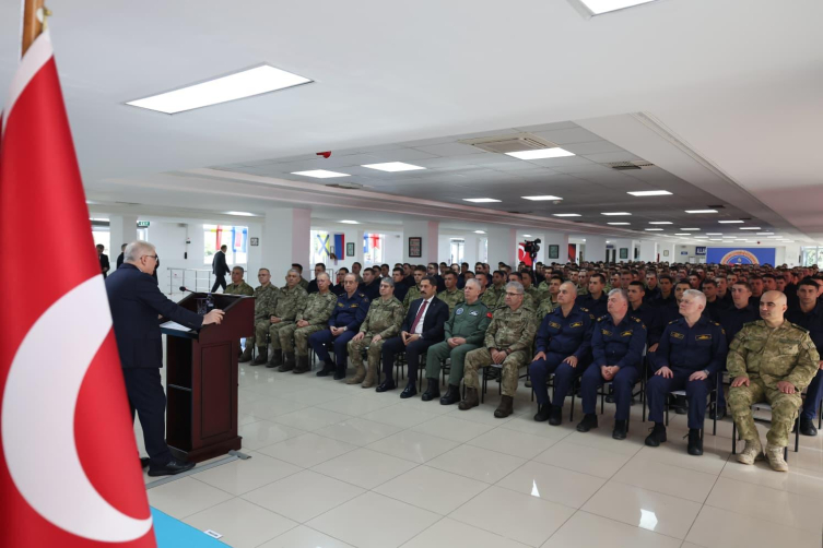 Cumhurbaşkanı Erdoğan, Mehmetçik ile bayramlaştı