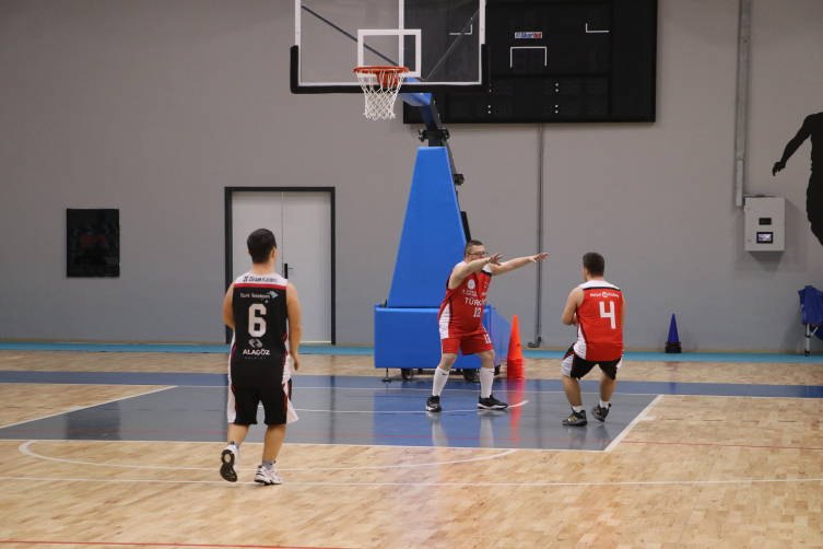 Sahada sadece basketbol değil "farkındalık" var