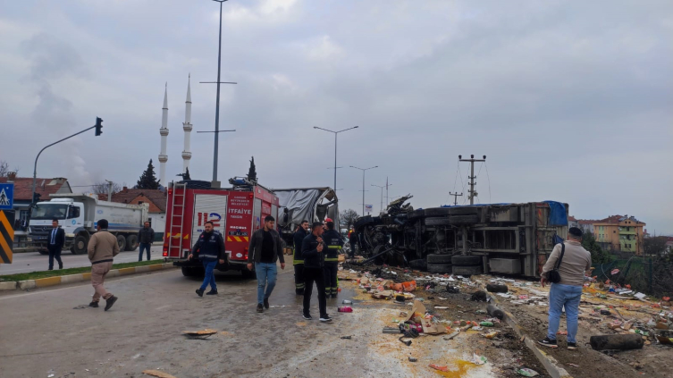 Samsun'da 6 araçlık kaza: 19 yaralı