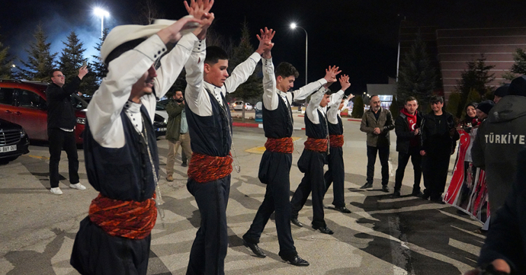 Kayağın "özel ikizleri" Fransa'dan 6 madalyayla döndü