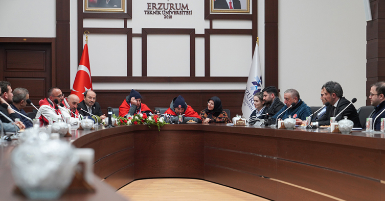 Kayağın "özel ikizleri" Fransa'dan 6 madalyayla döndü