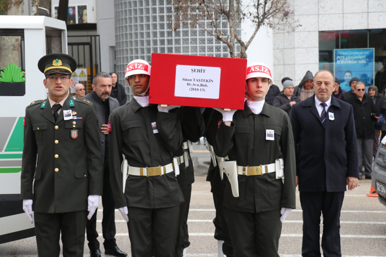 Katar'da şehit olan binbaşı Taştekin son yolculuğuna uğurlandı