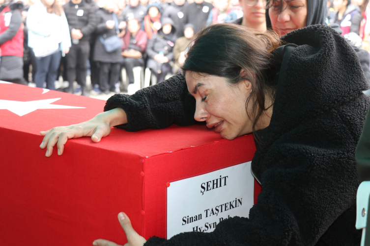 Katar'da şehit olan binbaşı Taştekin son yolculuğuna uğurlandı