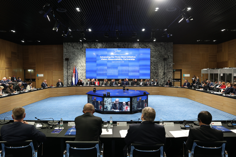 TBMM Başkanı Kurtulmuş: Orta Doğu'da yaşanan insani trajedi karşısında kayıtsız kalmamız mümkün değil