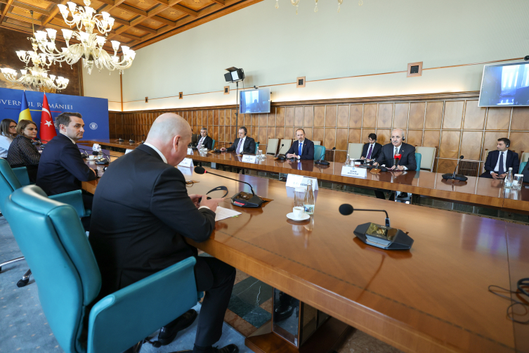 TBMM Başkanı Kurtulmuş, Romanya Başbakanı ile görüştü