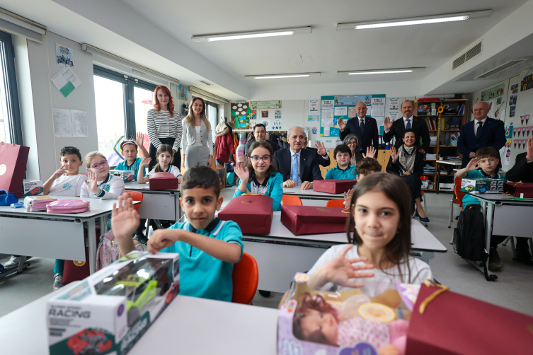 Numan Kurtulmuş: Türkiye olarak insani değerlerin yanında olmaya devam edeceğiz