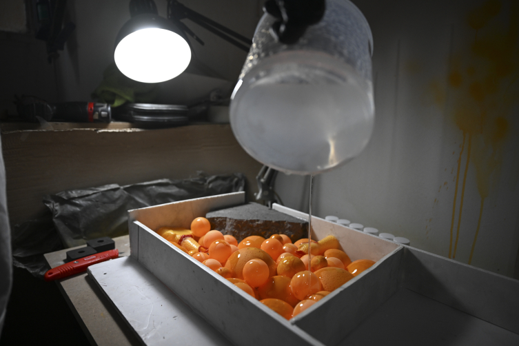 Başkentte kırık kaldırım taşları sanata dönüşüyor