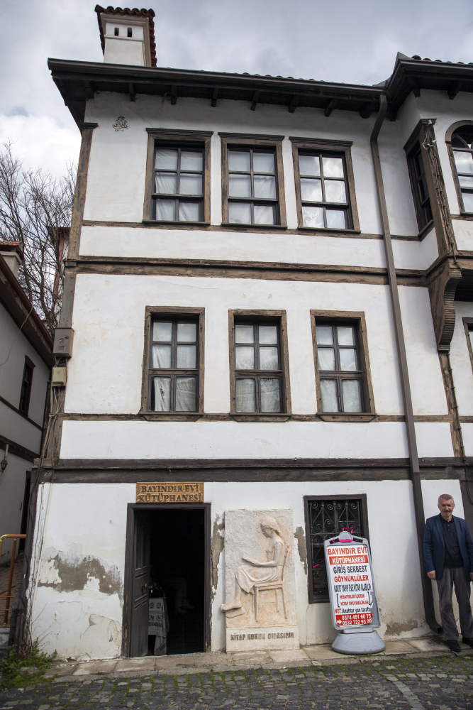 150 yıllık konakta açılan kütüphane öğrencileri ağırlıyor