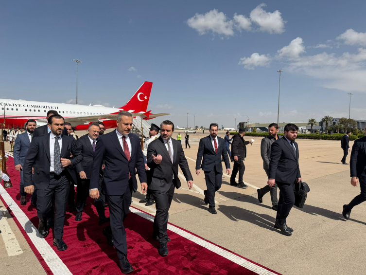 Bakan Fidan, Suriye Cumhurbaşkanı Şara ve Ukrayna Devlet Başkanı Zelenskiy ile görüştü