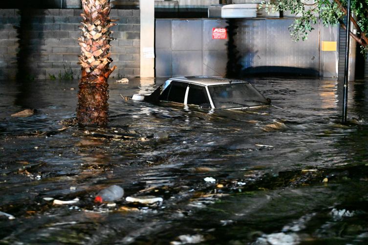 Osmaniye'de sele kapılan araçtaki 2 kişi hayatını kaybetti