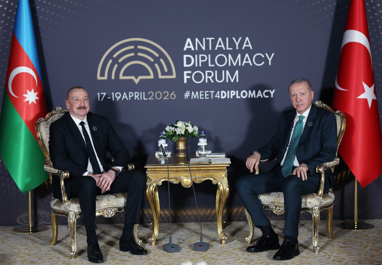 Cumhurbaşkanı Erdoğan'dan Antalya'da diplomasi trafiği
