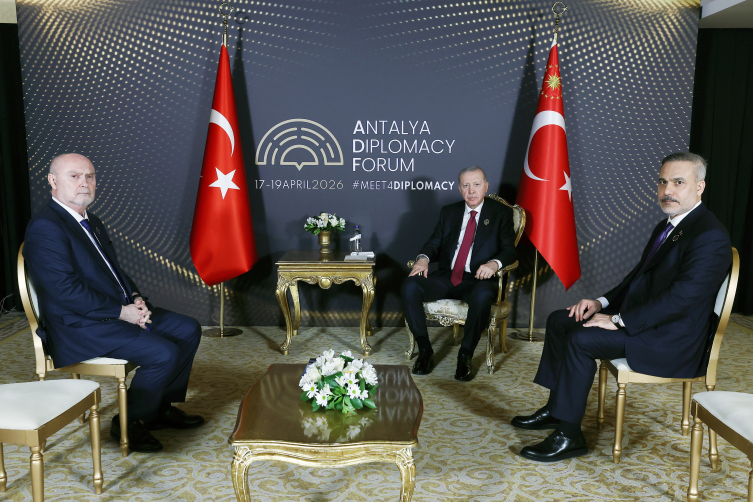 Cumhurbaşkanı Erdoğan'dan ADF'de diplomasi trafiği