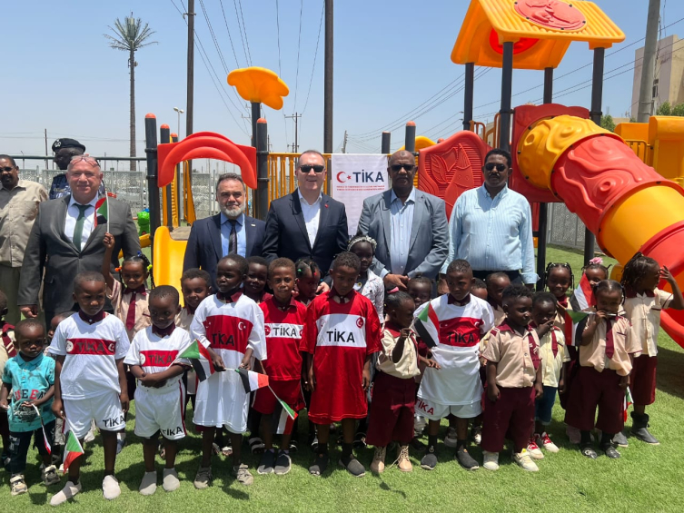 TİKA'nın Sudan'da kurduğu çocuk parkı açıldı