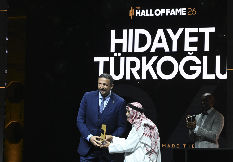 FIBA'nın 2026 Hall of Fame listesine seçilen Hidayet Türkoğlu onurlandırıldı