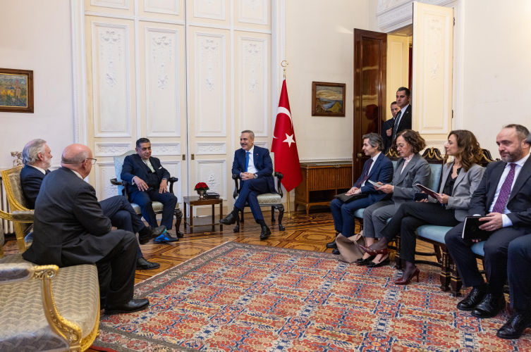 Bakan Fidan, İngiltere'de Lordlar Kamarası ve Avam Kamarası üyeleriyle görüştü