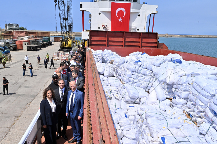 Türkiye'den, Lübnan'a 730 tonluk insani yardım