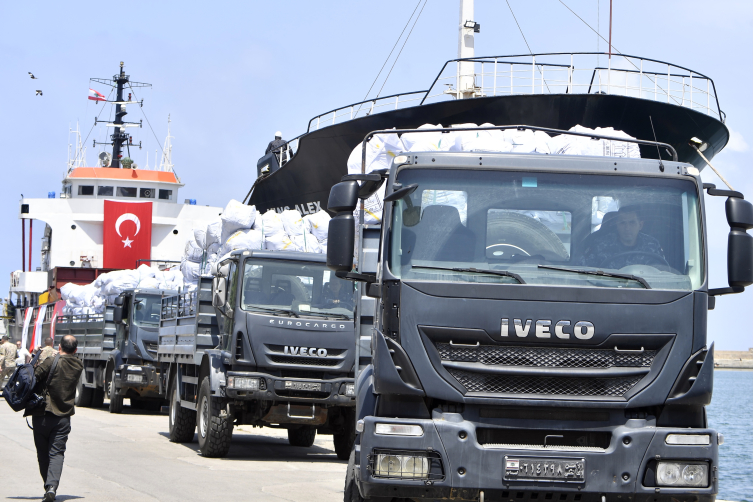 Türkiye'den, Lübnan'a 730 tonluk insani yardım