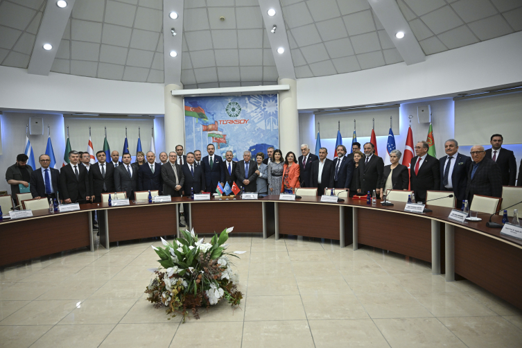 Ankara'da Azerbaycan halk şairi Rüstemhanlı'nın doğumunun 80. yılı etkinliği düzenledi