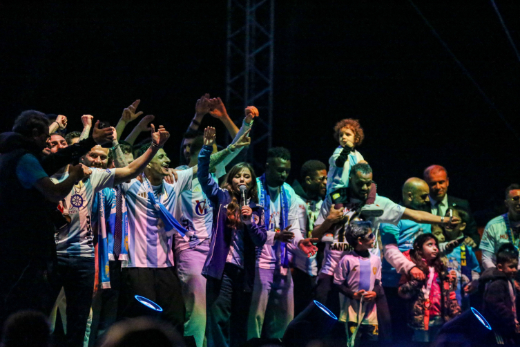 Erzurumspor şampiyonluk kupasını aldı