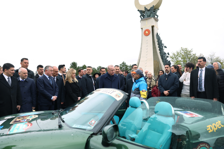 Cumhurbaşkanı Erdoğan, Doğu-Batı Dostluk ve İpek Yolu Rallisi grubunu uğurladı