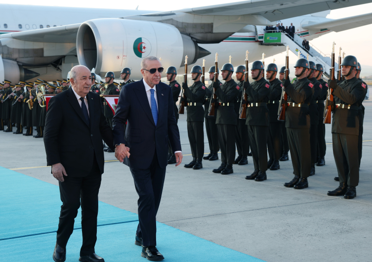 Cumhurbaşkanı Erdoğan, Cezayir Cumhurbaşkanı Tebbun'u karşıladı