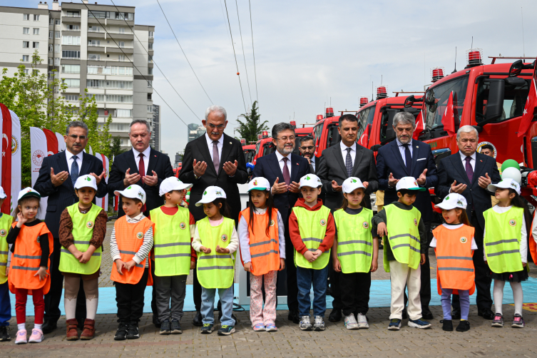 Orman yangınlarıyla mücadelede yeni araçlar görev yerlerine uğurlandı