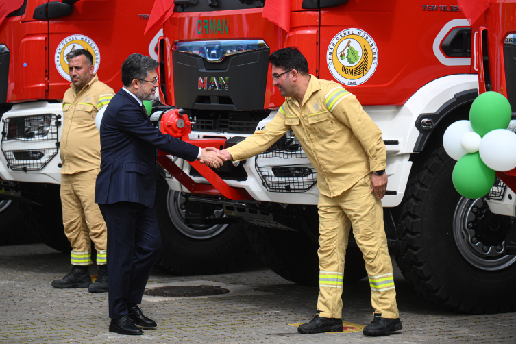 Orman yangınlarıyla mücadelede yeni araçlar görev yerlerine uğurlandı