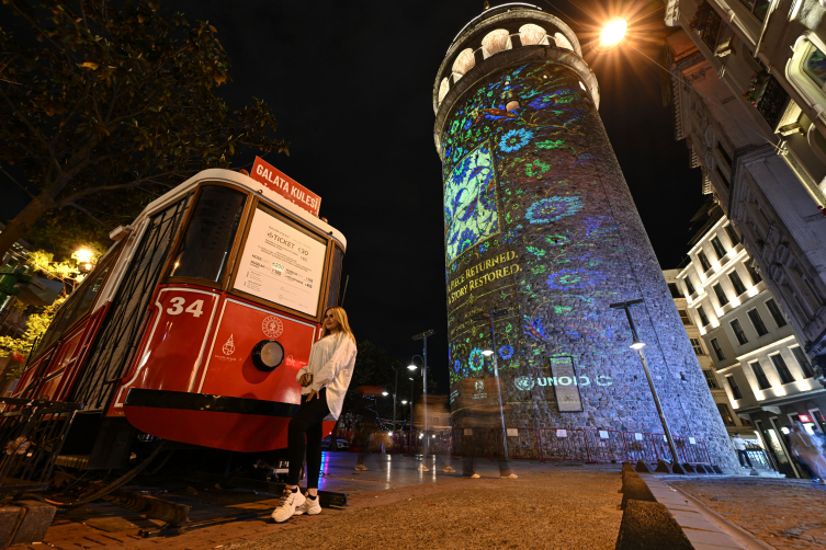 Galata Kulesi'nde kültürel miras için farkındalık gösterisi
