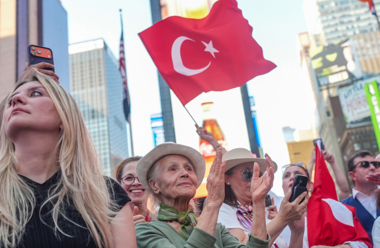 Milli Savunma Bakanlığı Mehteran Birliği Times Meydanı'nda performans sergiledi