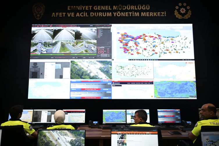Bayram trafiği Trafik İzleme Merkezi'nden anlık takip ediliyor