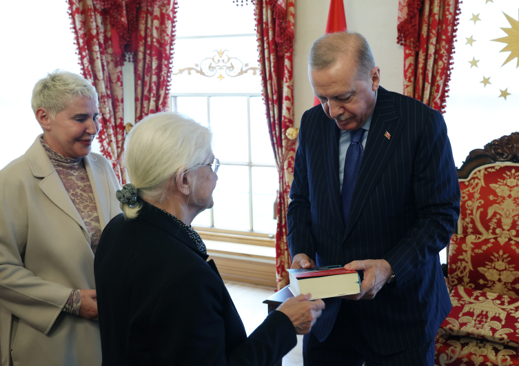 Cumhurbaşkanı Erdoğan, 27 Mayıs darbesi mağdurlarının ailelerini kabul etti