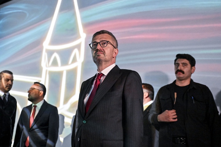 İletişim Başkanı Duran, “Fatih Sultan Mehmet ve İstanbul’un Fethi” temalı deneyim çadırını ziyaret etti