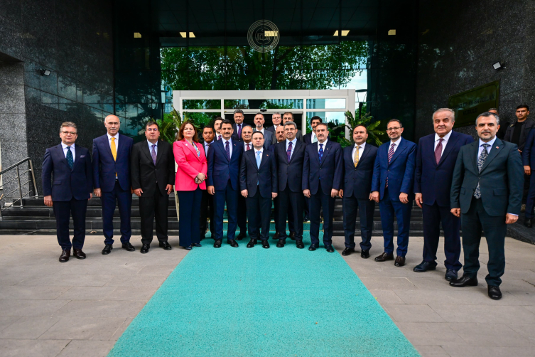 Bakan Gürlek, Bakanlık personeli ve HSK üyeleriyle bayramlaştı