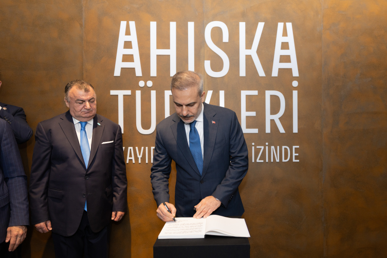 Bakan Fidan, İstanbul'da 'Ahıska Türkleri-Kayıp Sürgünün İzinde' sergisinin açılışına katıldı
