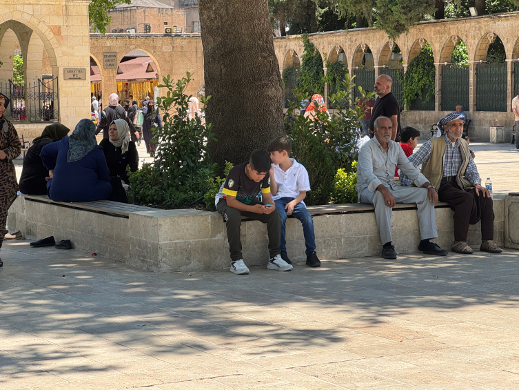 Şanlıurfa'da sıcak hava bunaltıyor